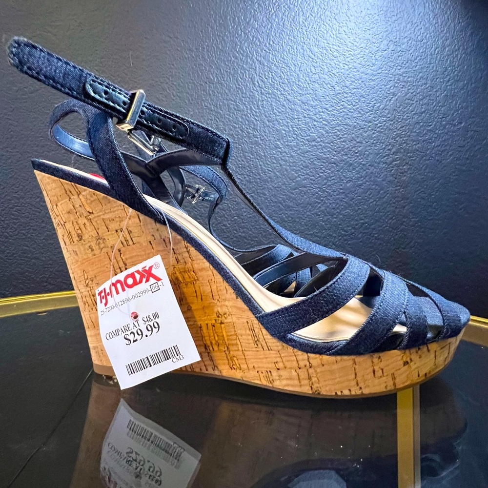 Jessica Simpson wedges so 10